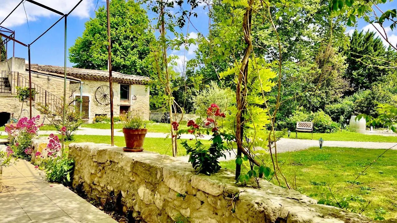 Domaine De La Brave Bed and Breakfast Pernes-les-Fontaines Bed & Breakfast