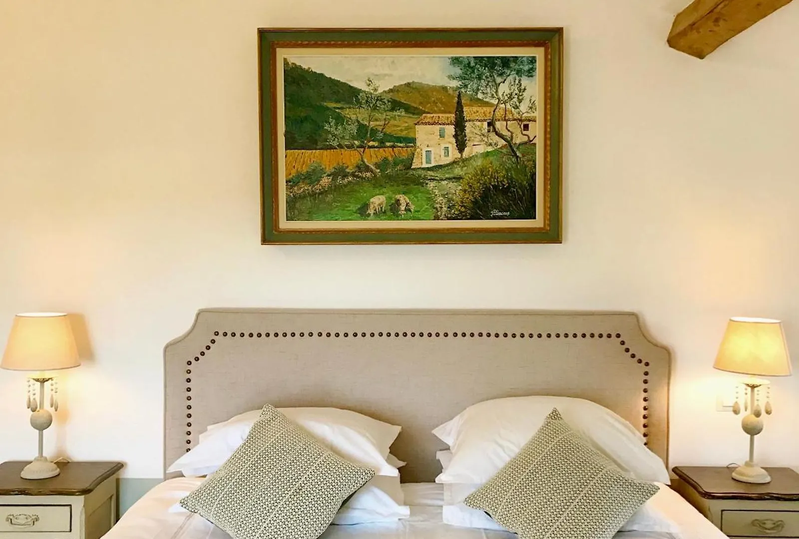 *** Couette-café Bed and Breakfast Domaine de La Brave à Pernes-les-Fontaines France